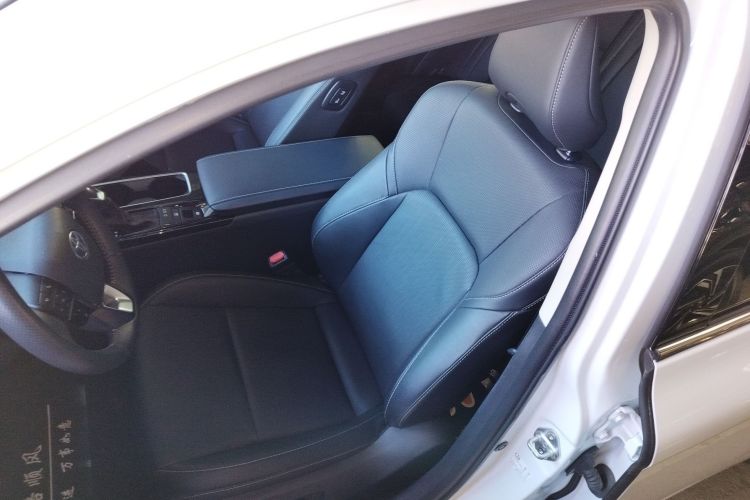 丰田 凯美瑞 2024款 2.0G 尊贵版中控内饰19