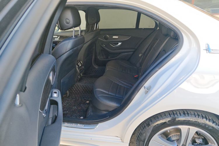 奔驰C级 2021款 C 260 L 运动版中控内饰21