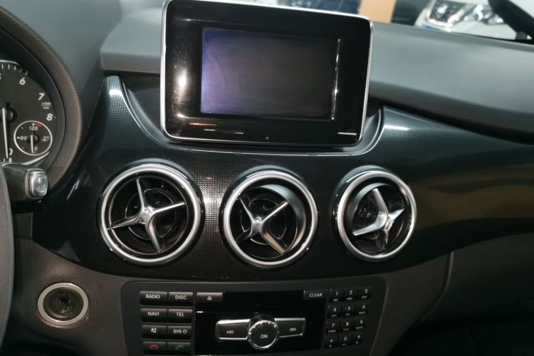 奔驰B级 2012款 B 180局部细节16