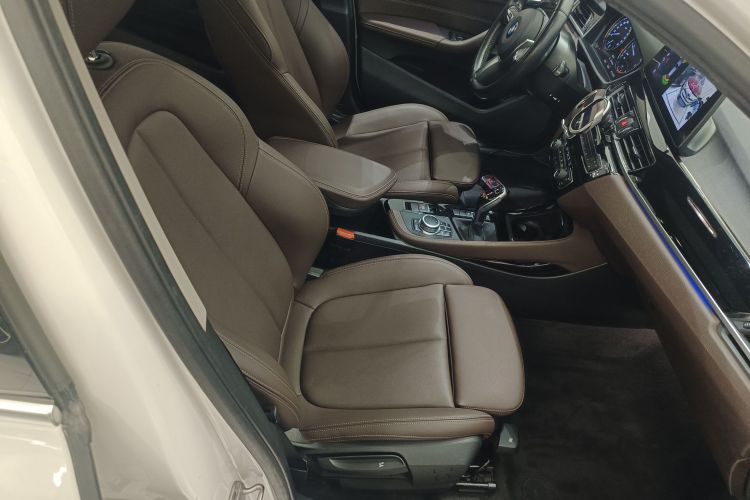 宝马X1 2021款 sDrive20Li 尊享型中控内饰41