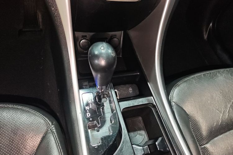 现代 索纳塔 2014款 2.4L 自动豪华版 国IV中控内饰18