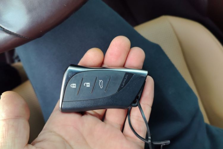 雷克萨斯ES 2020款 200 卓越版中控内饰11