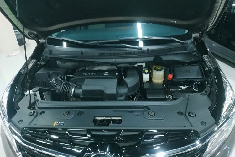 别克GL8 2022款 陆上公务舱 652T 舒适型机舱底盘24