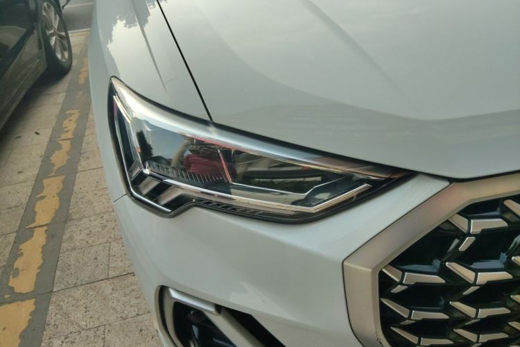 奥迪Q3 2024款 35 TFSI 时尚动感型车身外观8