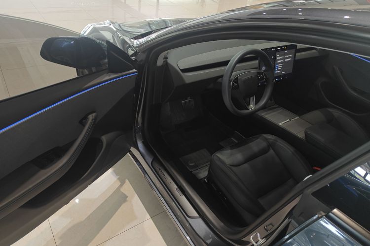 特斯拉 Model 3 2023款 后轮驱动版中控内饰20