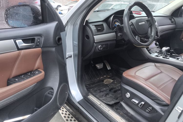 哈弗H8 2017款 2.0T 汽油两驱智享型中控内饰20