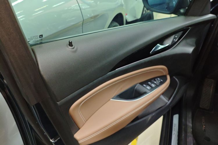 别克 君威 2019款 20T 精英型 国VI中控内饰47