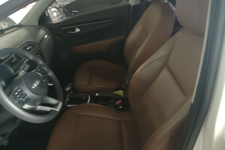 起亚 KX CROSS 2017款 1.4L AT GLS中控内饰19