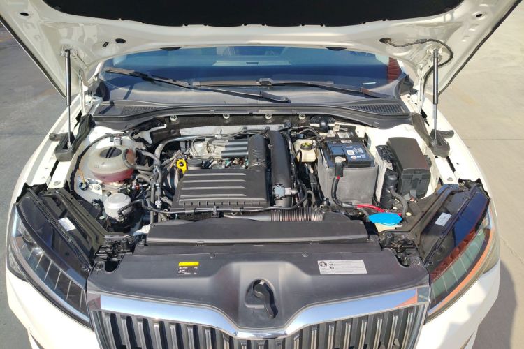 斯柯达 速派 2019款 TSI280 DSG舒适版机舱底盘24