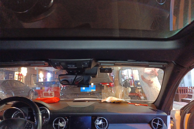 奔驰SLC 2016款 SLC 300 豪华运动型中控内饰22