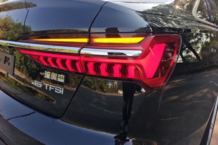 奥迪A6L 2020款 45 TFSI 臻选动感型车身外观6006