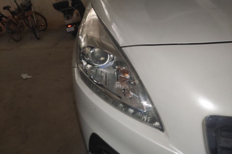 标致3008 2013款 2.0L 自动经典版车身外观6006