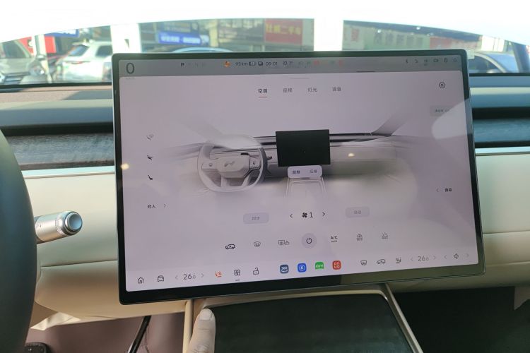 乐道L90 2025款 Ultra 六座版中控内饰16