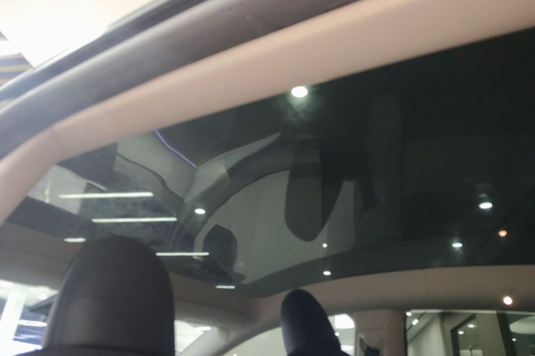 特斯拉 Model Y 2023款 后轮驱动版中控内饰22