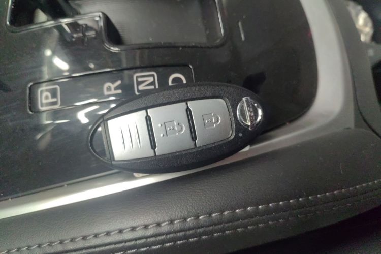 日产 奇骏 2021款 2.0L CVT 2WD XL ITS舒适纪念版中控内饰11