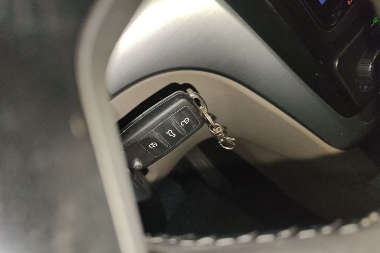 斯柯达 Yeti 2014款 1.8TSI DSG极地版中控内饰11