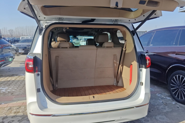 别克GL8 2020款 ES陆尊 653T 旗舰型机舱底盘23