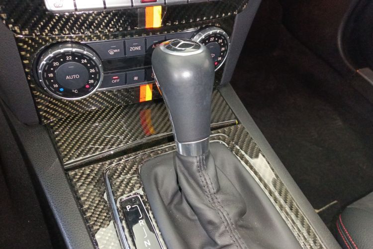 奔驰C级 2013款 C 300 运动型 Grand Edition中控内饰18