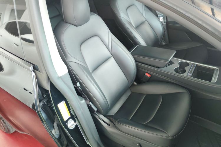 特斯拉 Model Y 2021款 标准续航后驱版局部细节41