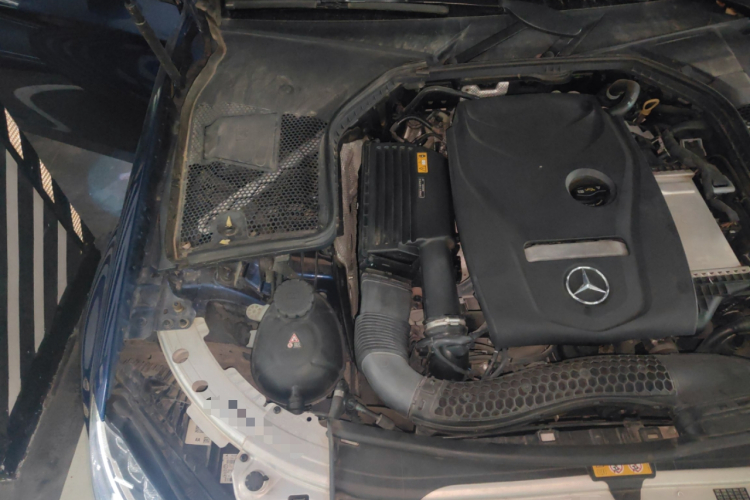 奔驰C级 2018款 C 200 运动版局部细节9006