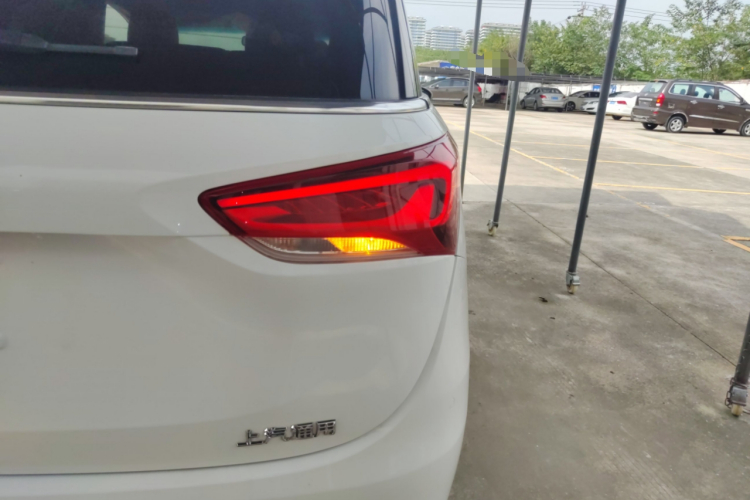 别克GL6 2019款 18T 6座互联尊贵型 国V车身外观6006