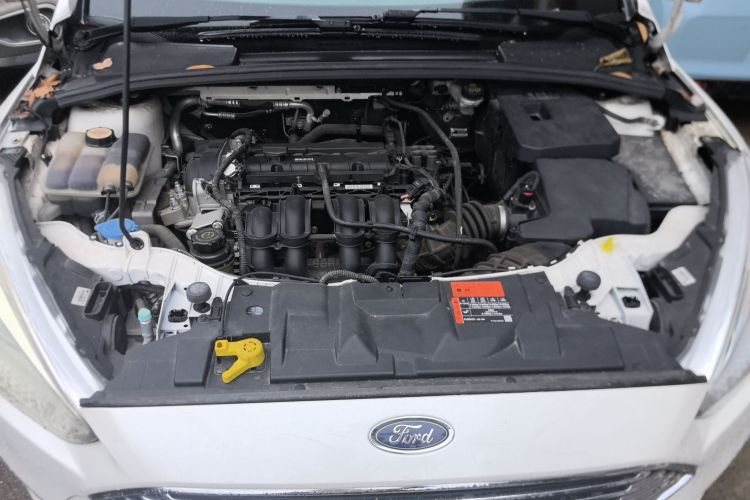 福特 福克斯 2015款 三厢 1.6L 自动风尚型机舱底盘24