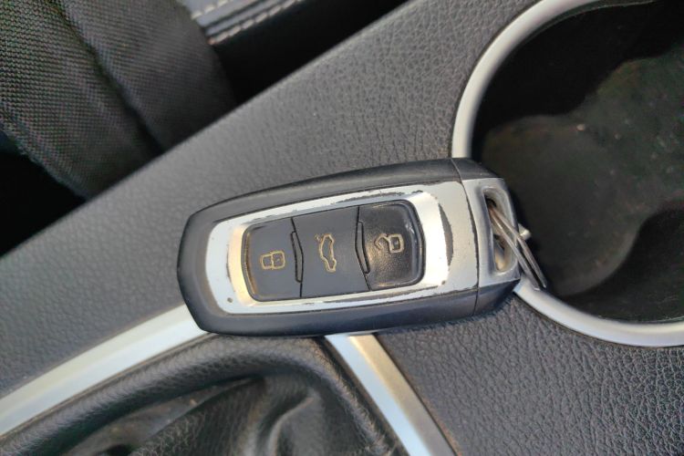 吉利汽车 远景X6 2016款 1.8L 手动豪华型中控内饰11