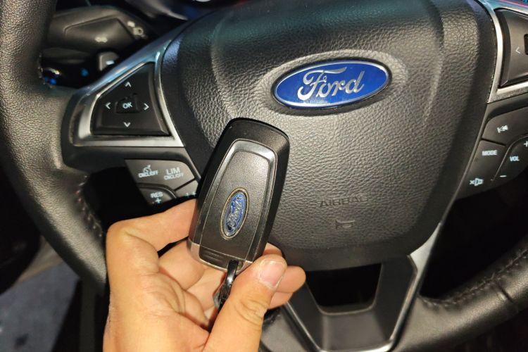 福特 蒙迪欧 2017款 EcoBoost 180 时尚型中控内饰11