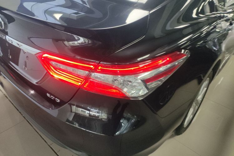 丰田 凯美瑞 2021款 2.0G 豪华版车身外观9