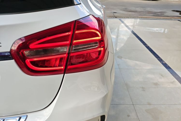 奔驰GLA(进口) 2015款 GLA 260 4MATIC车身外观9