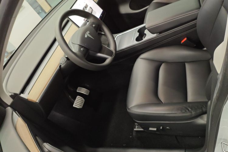 特斯拉 Model Y 2022款 Performance高性能全轮驱动版局部细节19