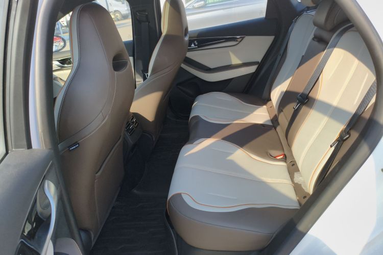 比亚迪 秦PLUS 2024款 荣耀版 DM-i 120KM领先型中控内饰21