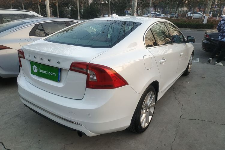 沃尔沃S60 2014款 S60L 2.0T 智远版车身外观7