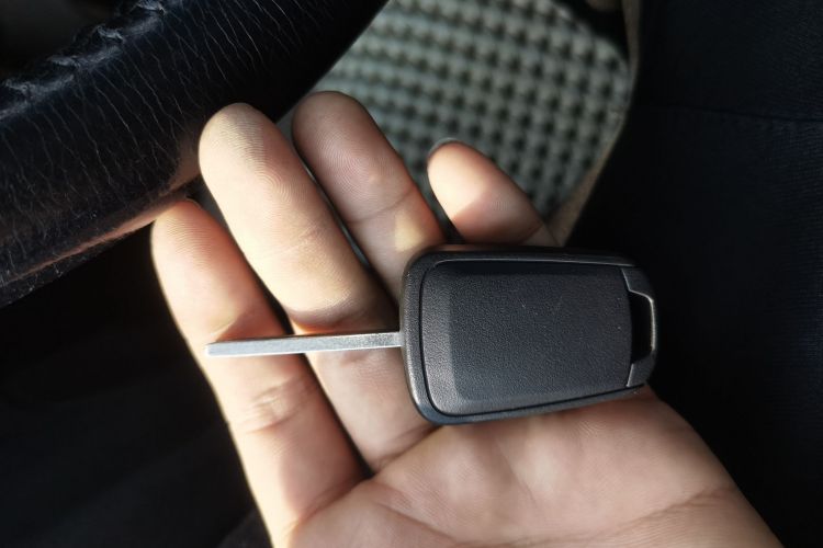 别克 英朗 2013款 XT 1.6L 自动时尚版中控内饰11