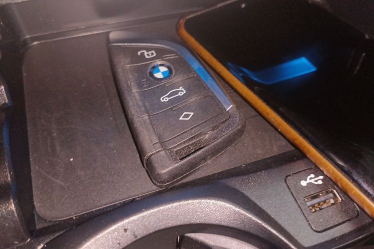 宝马3系 2025款 325Li M运动套装中控内饰7001