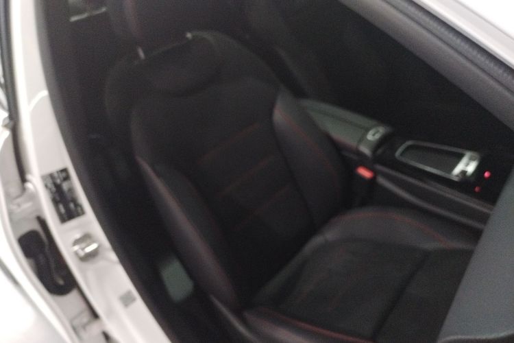 奔驰A级 2024款 改款 A 200 L 时尚型局部细节41