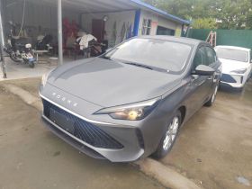 荣威i5 2023款 1.5L CVT豪华版