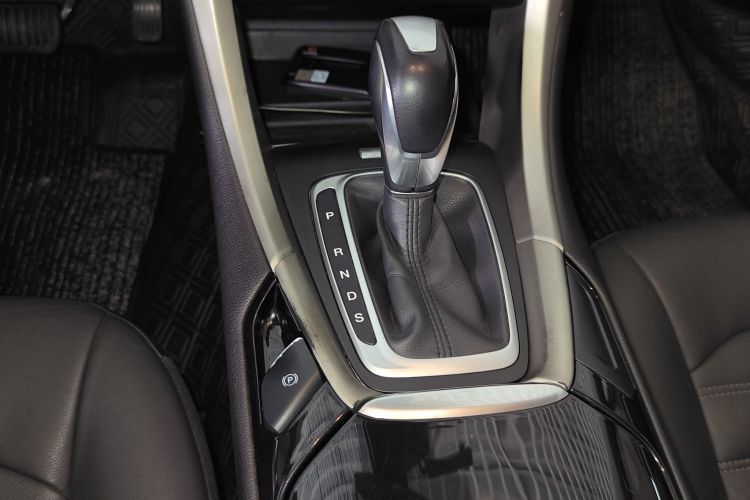 福特 蒙迪欧 2013款 2.0L GTDi200豪华型局部细节18