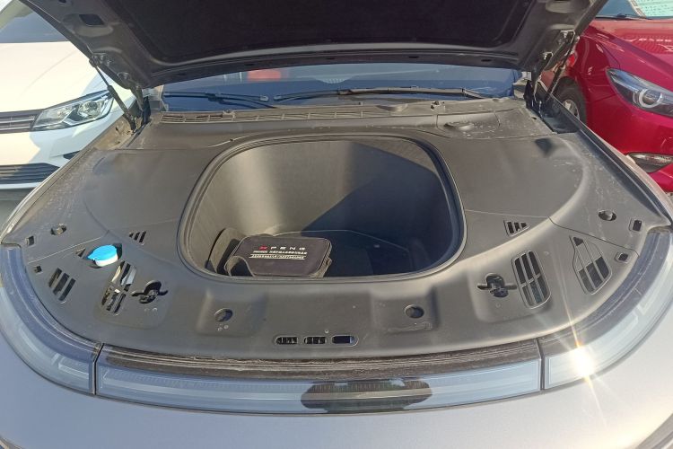 小鹏P7 2020款 670E机舱底盘24