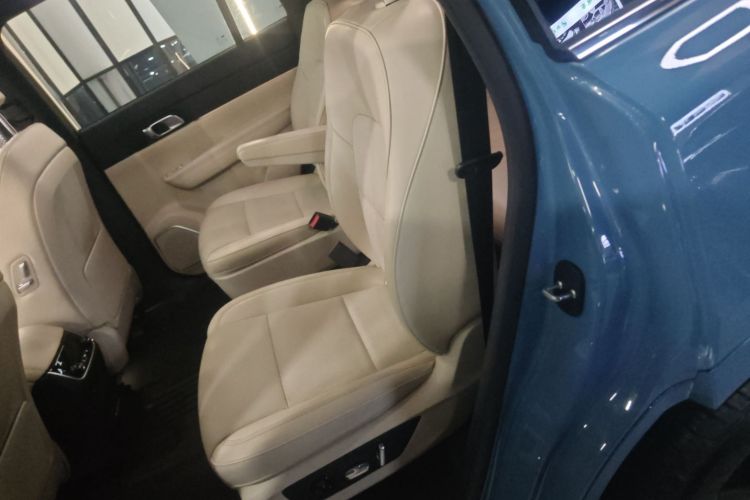 理想汽车 理想ONE 2021款 增程6座版中控内饰21