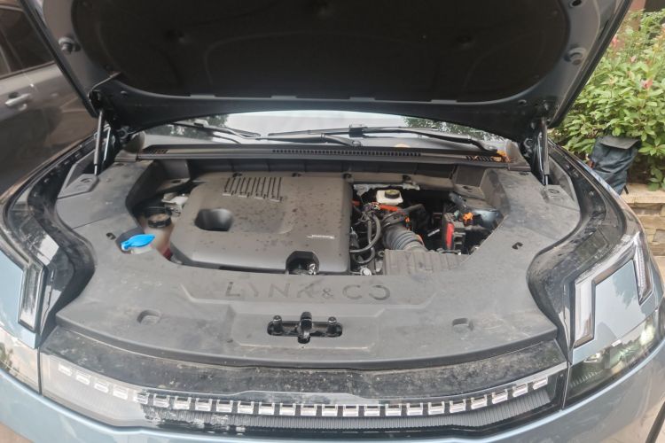 领克08 EM-P 2025款 245km 超长续航Halo机舱底盘24