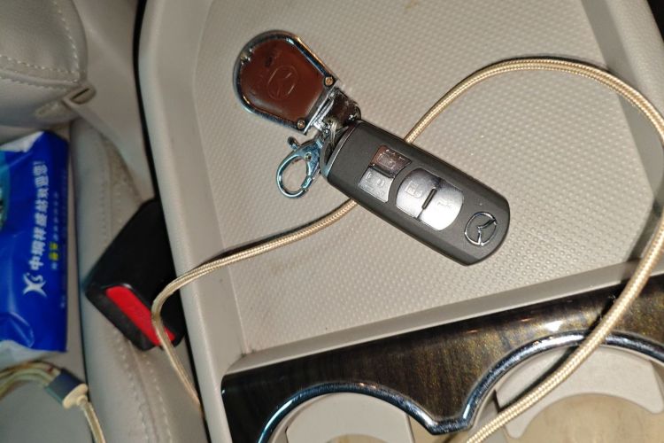 马自达8 2015款 2.5L 至尊版中控内饰7001