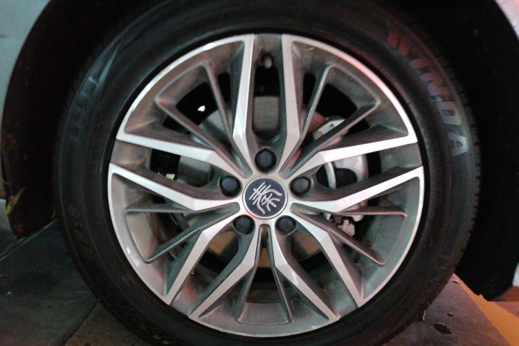 比亚迪 秦PLUS 2021款 DM-i 55KM 旗舰型车身外观10