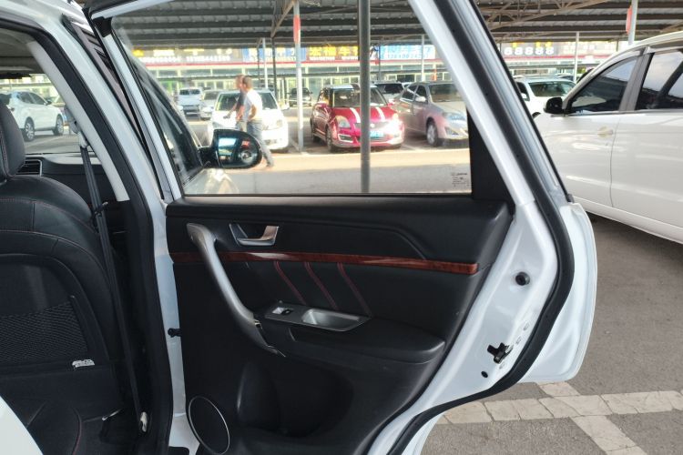 哈弗H6 2017款 红标 运动版 1.5T 手动两驱精英型中控内饰7006