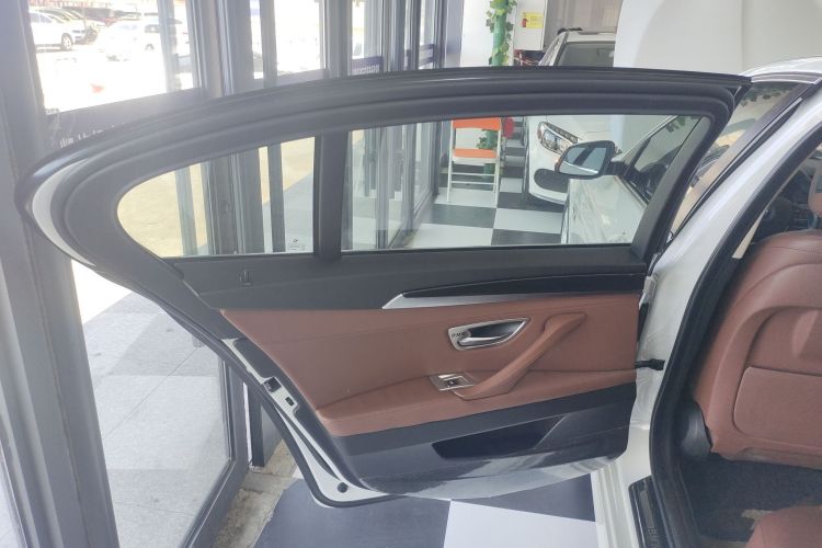 宝马5系 2017款 520Li 典雅型中控内饰7008