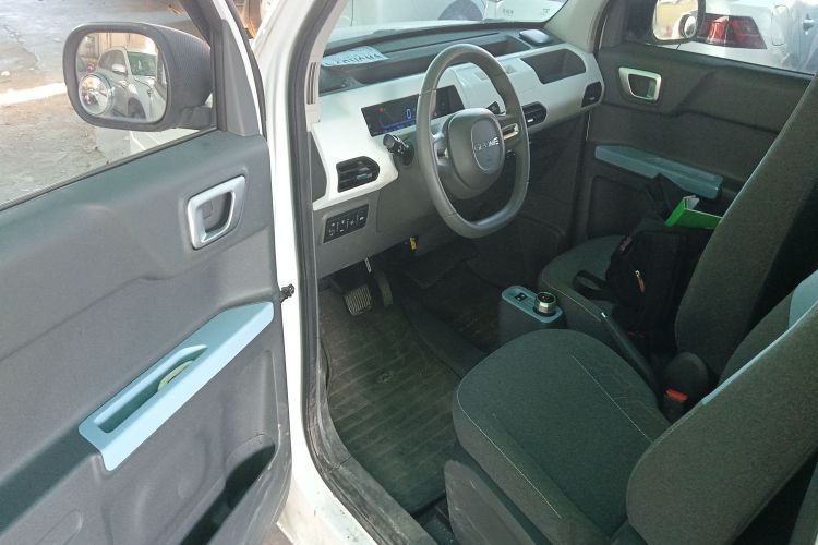 吉利银河 2024款 改款 熊猫mini 200km 龙腾版中控内饰20