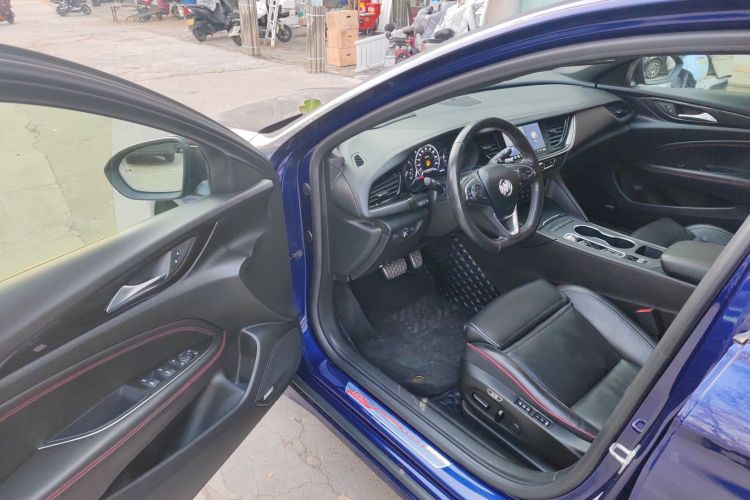 别克 君威 2020款 GS 28T 尊贵型中控内饰20