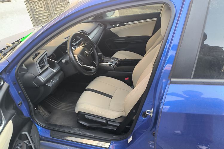 本田 思域 2016款 220TURBO CVT豪华版中控内饰19