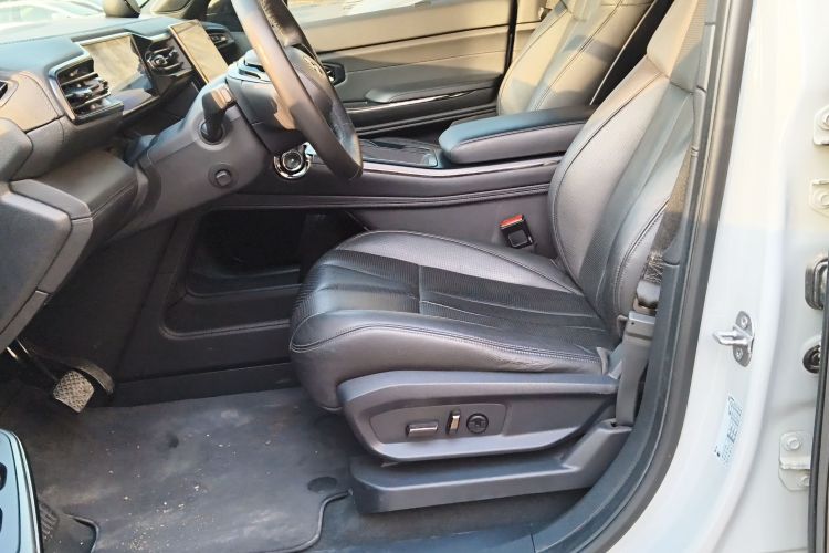 蔚来ES8 2020款 450KM 六座版中控内饰19