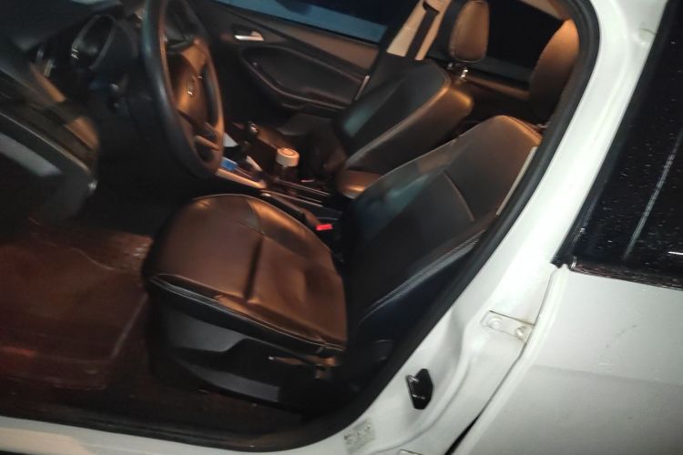 福特 福克斯 2017款 两厢 1.6L 手动舒适型智行版局部细节19